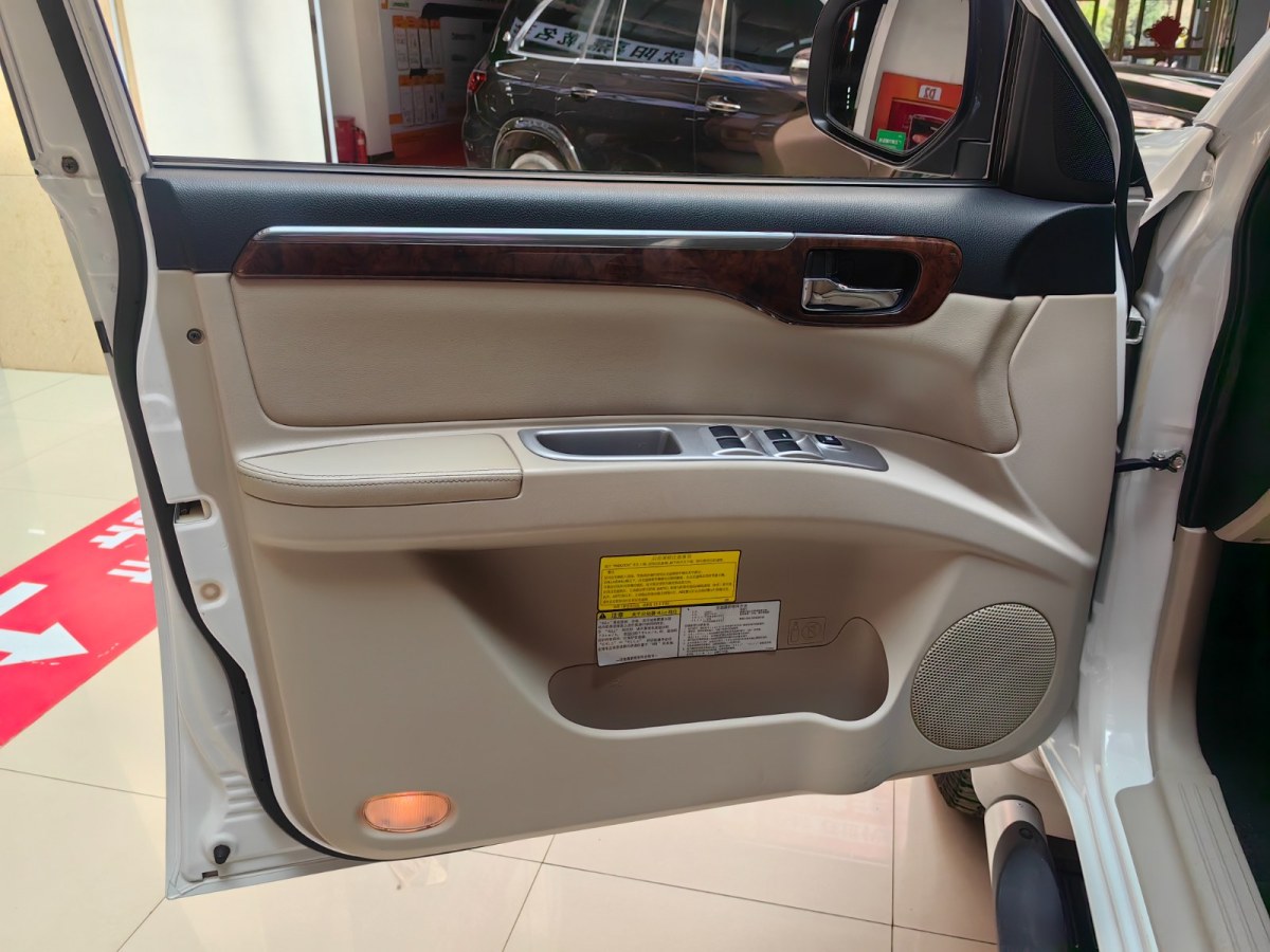三菱 帕杰羅?勁暢  2013款 3.0L 自動四驅旗艦版圖片