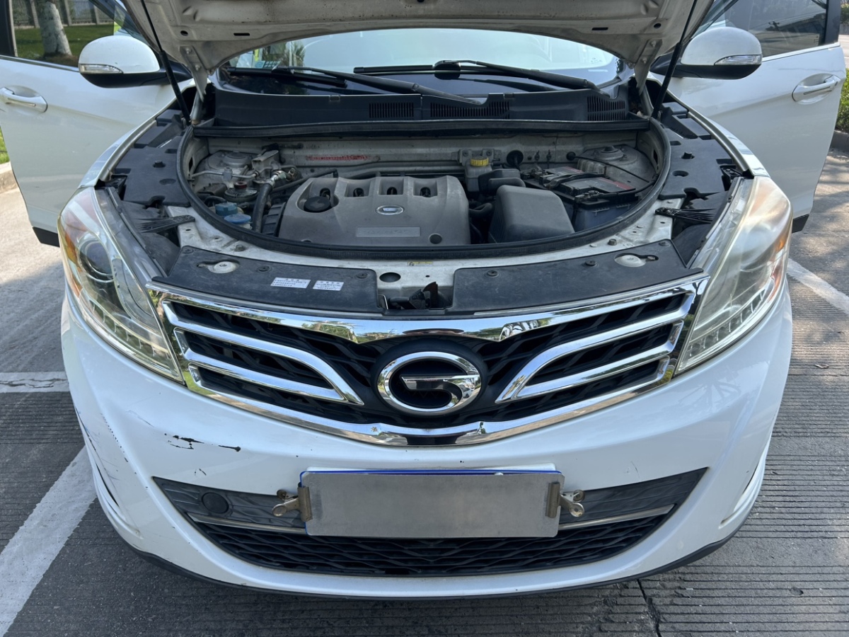 2013年7月廣汽傳祺 GS5  2013款 2.0L 手動(dòng)兩驅(qū)淺內(nèi)特別版