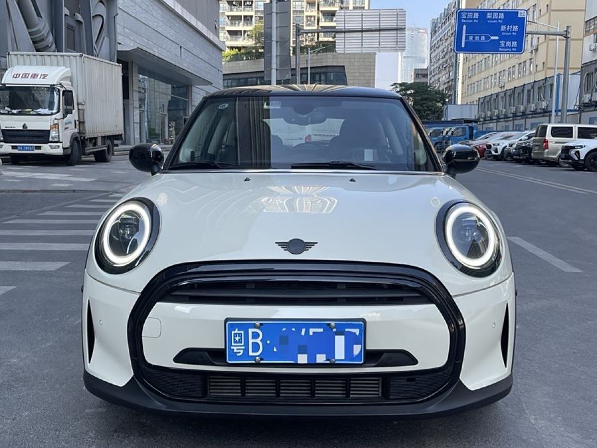 MINI MINI  2023款 改款 1.5T COOPER 藝術(shù)家圖片