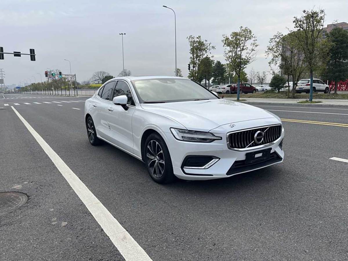 沃爾沃 S60L  2021款 T4 智逸豪華版圖片