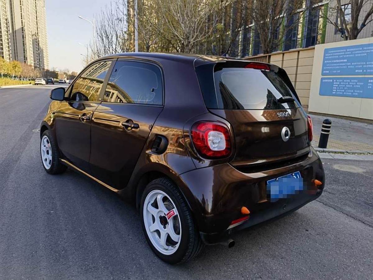 smart forfour  2016款 0.9T 66千瓦極致版圖片