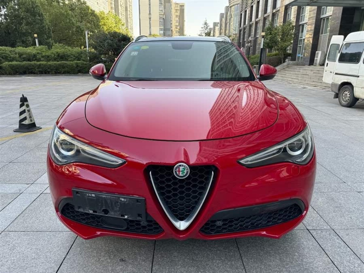 阿爾法·羅密歐 Stelvio  2017款 2.0T 280HP 豪華版圖片