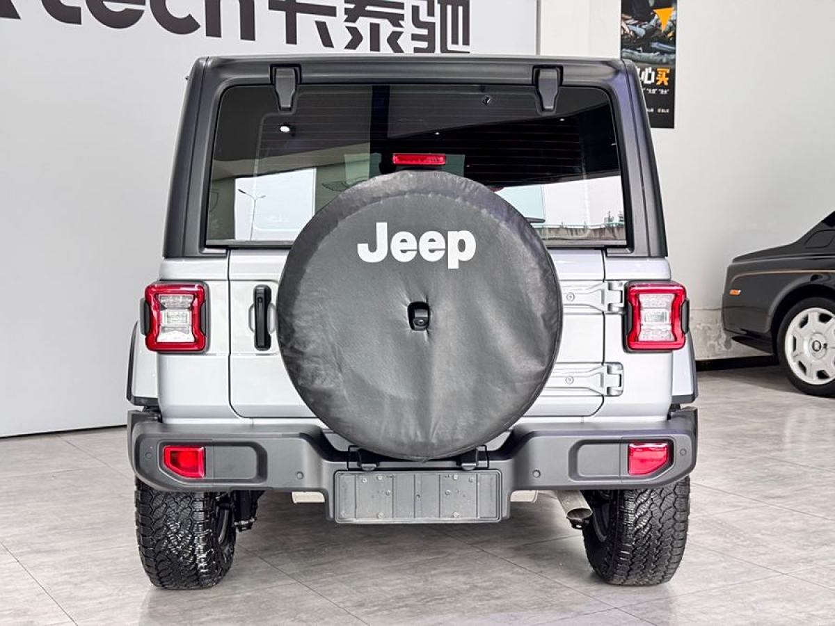 2024年4月Jeep 牧馬人  2024款 2.0T 撒哈拉四門版