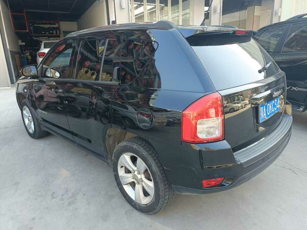 Jeep 指南者  2012款 2.0L 兩驅(qū)豪華版圖片