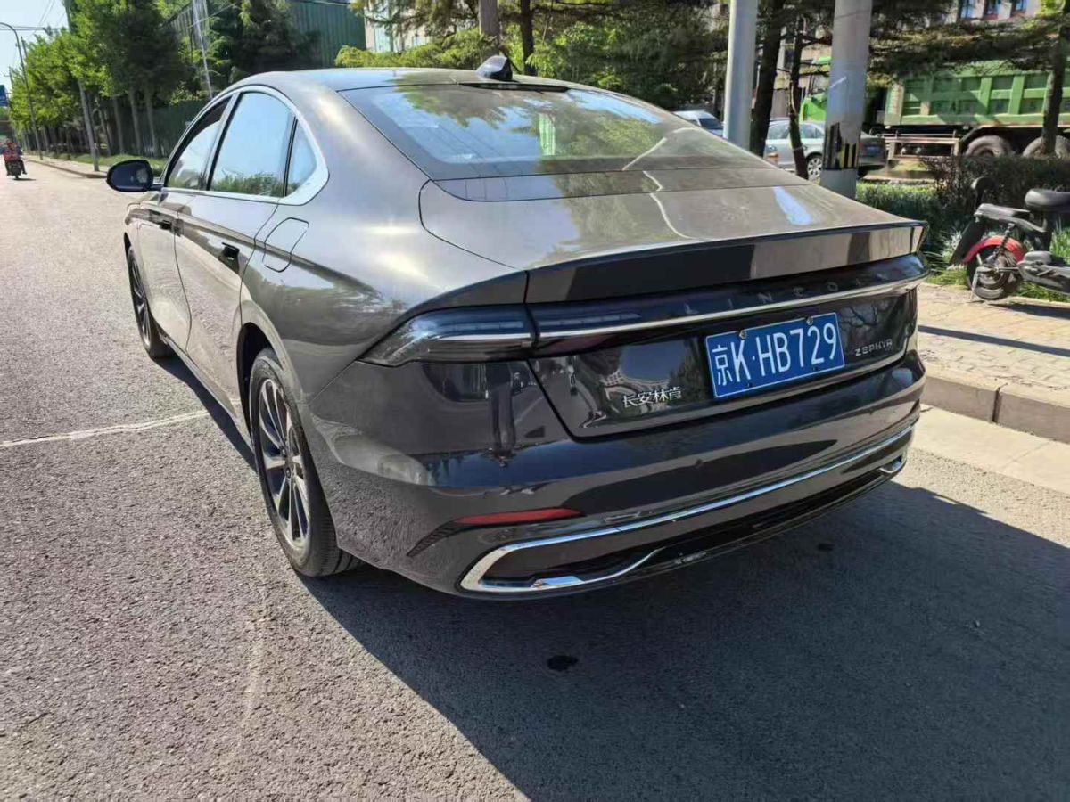 上汽大通 星際EV  2024款 標(biāo)準(zhǔn)續(xù)航高配版圖片