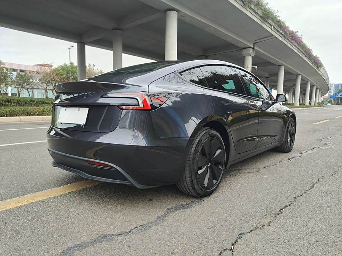 特斯拉 Model Y  2023款 后輪驅(qū)動(dòng)版圖片