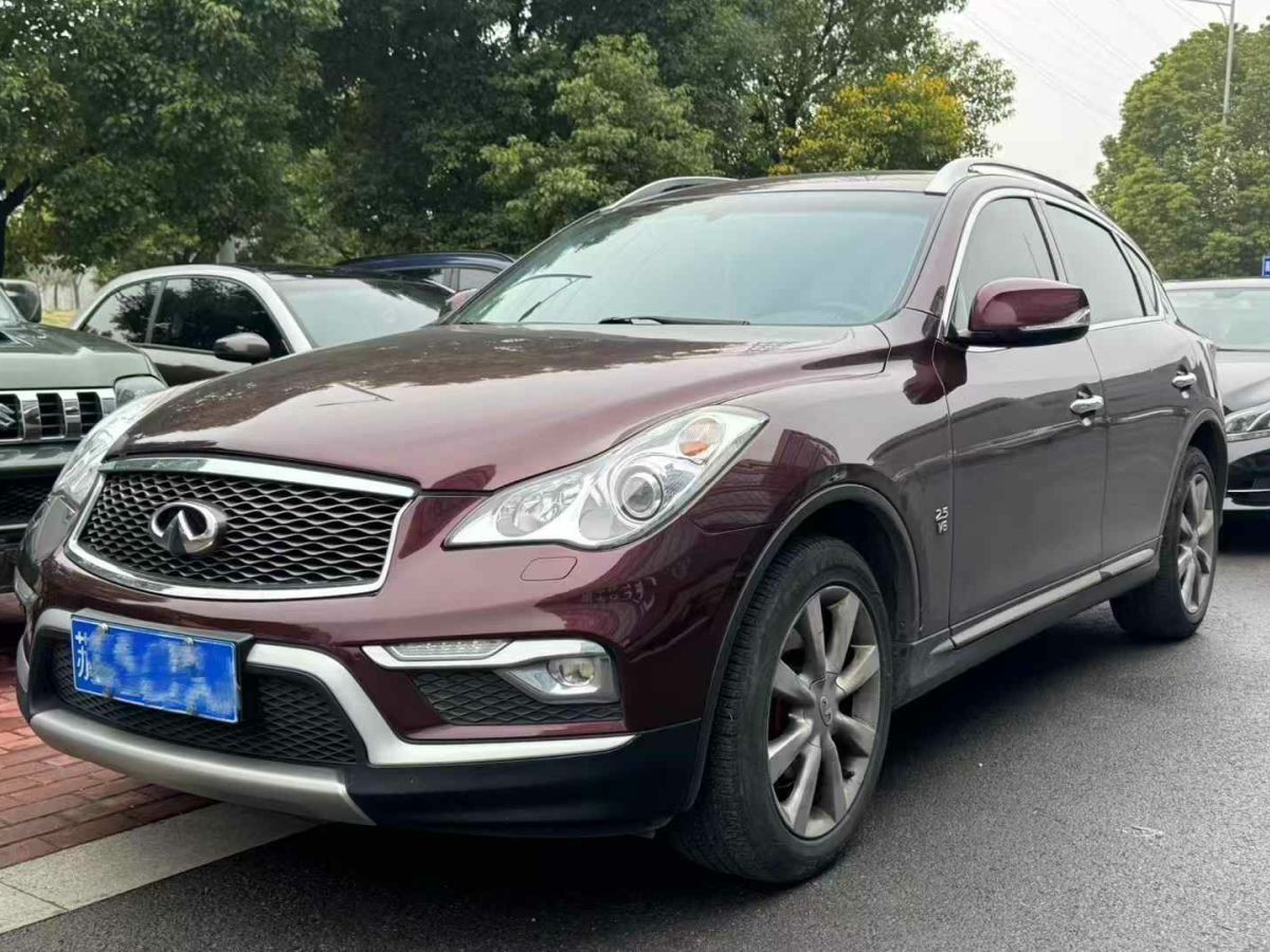 2017年1月英菲尼迪 QX  2017款 QX30 1.6T 時(shí)尚版 兩驅(qū)