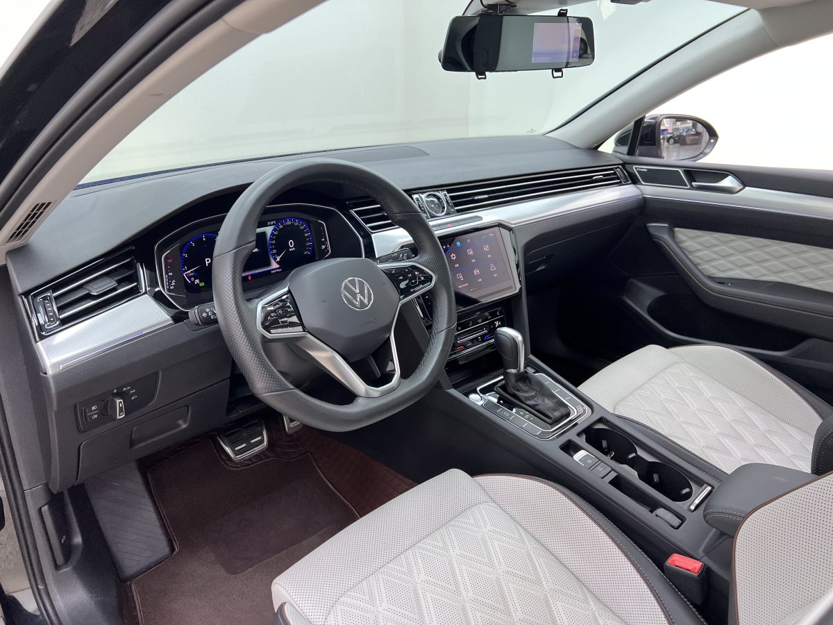 大眾 邁騰  2023款 200萬(wàn)輛紀(jì)念版 380TSI DSG旗艦型圖片