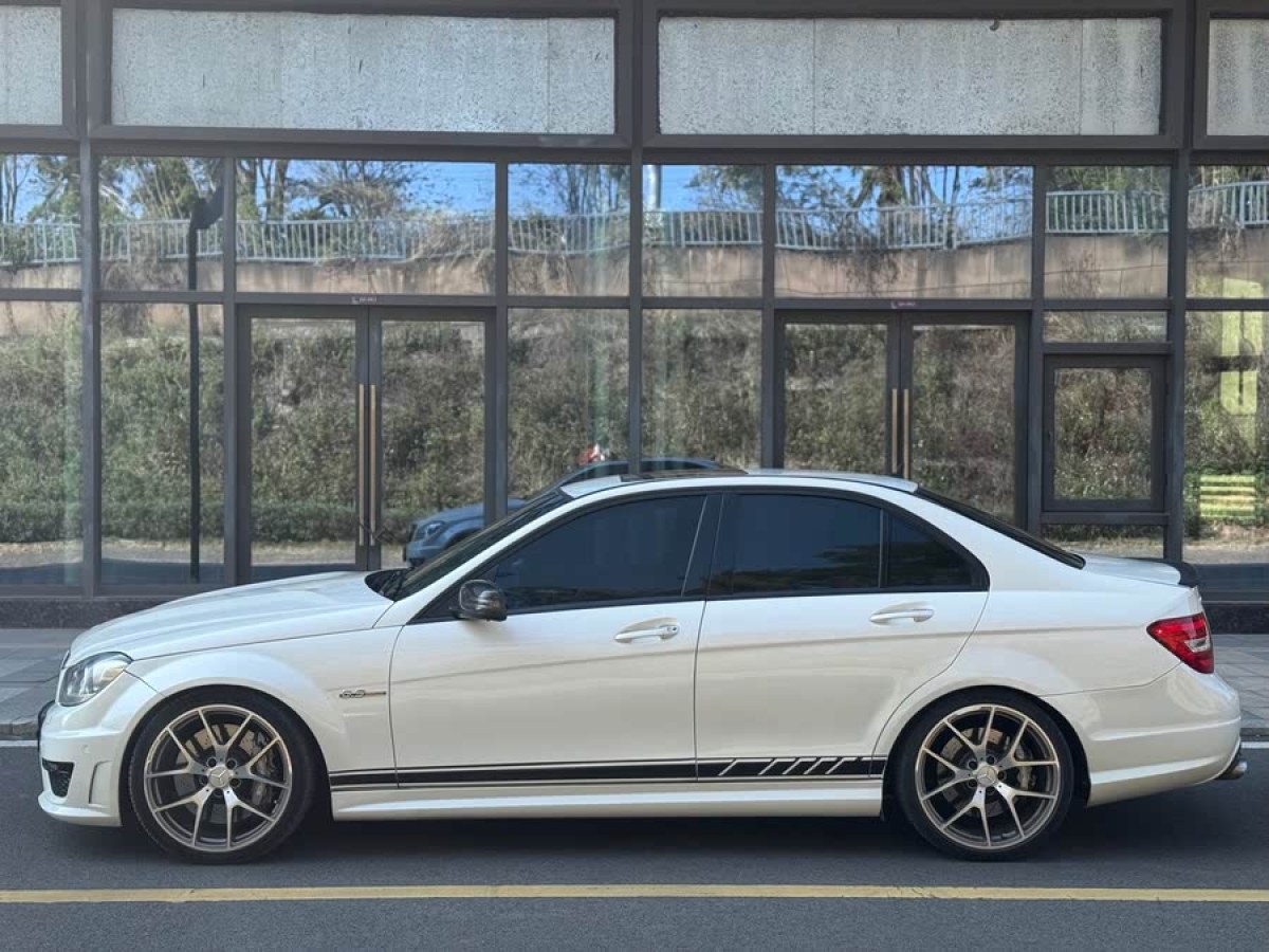 奔馳 奔馳C級(jí)AMG  2012款 AMG C 63 動(dòng)感型圖片