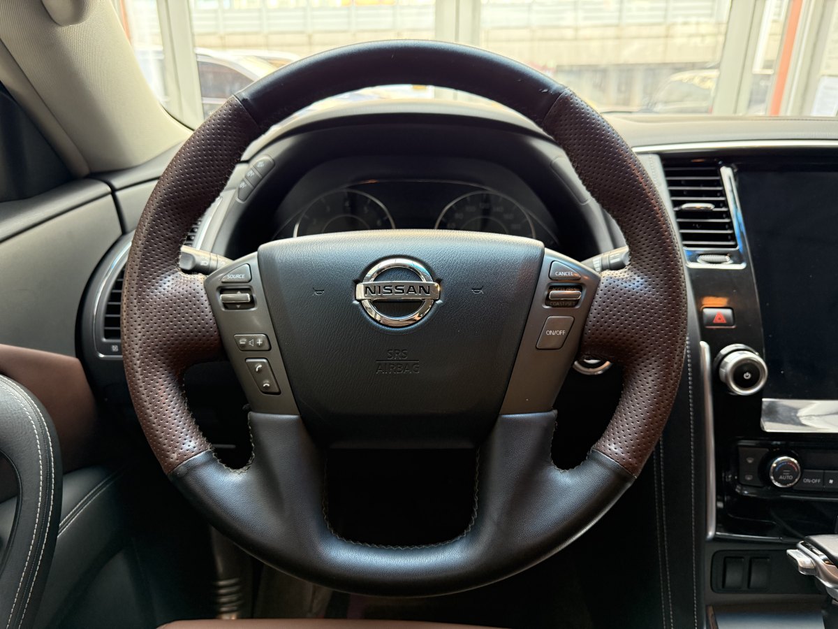 日產(chǎn) 途樂  2018款 4.0L 領(lǐng)英型圖片