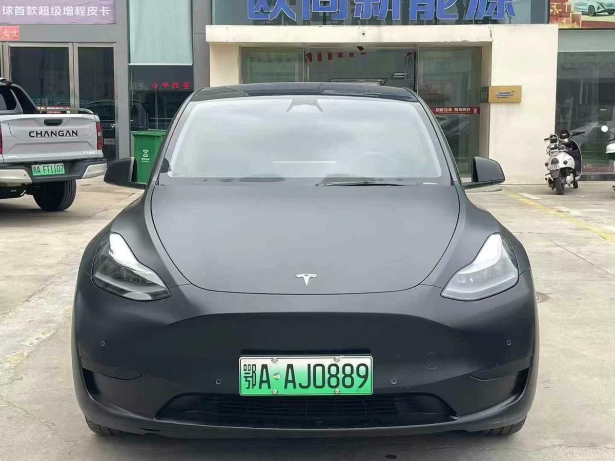 特斯拉 Model S  2023款 三電機(jī)全輪驅(qū)動(dòng) Plaid版圖片