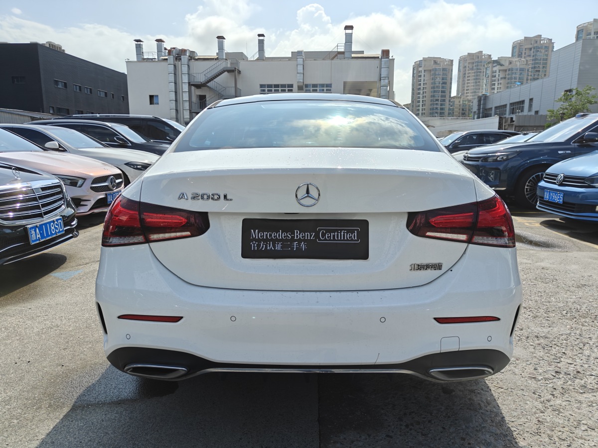 奔馳 奔馳A級(jí)  2021款 A 200 L 運(yùn)動(dòng)轎車(chē)時(shí)尚型圖片