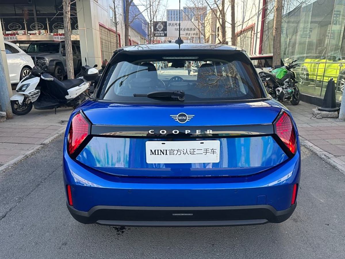 MINI MINI  2025款 1.5T COOPER 經(jīng)典派 五門(mén)版圖片