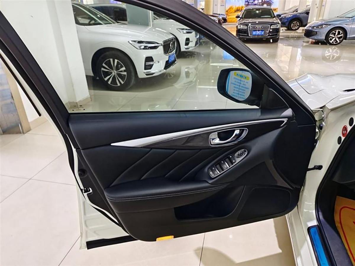 英菲尼迪 Q50L  2022款 2.0T 舒適版圖片