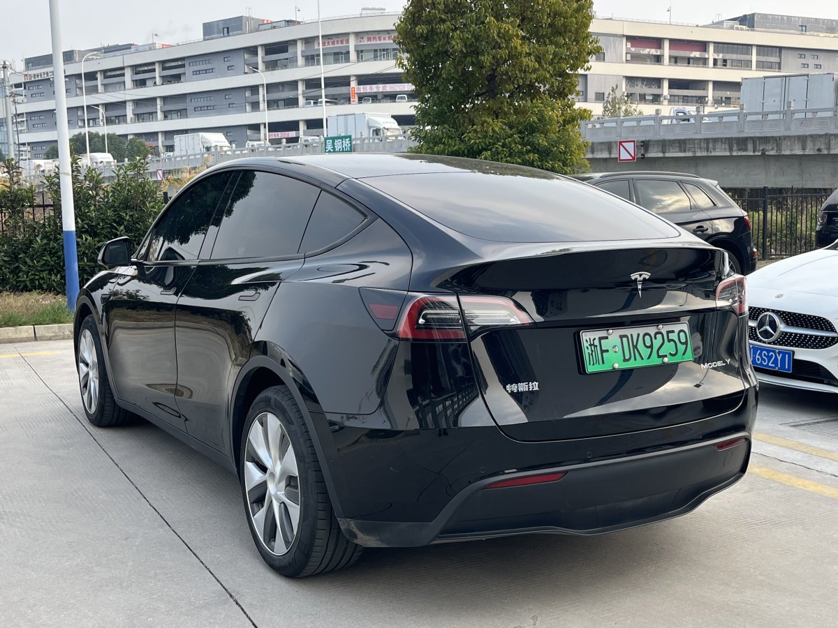 特斯拉 Model 3  2021款 改款 標(biāo)準(zhǔn)續(xù)航后驅(qū)升級(jí)版圖片