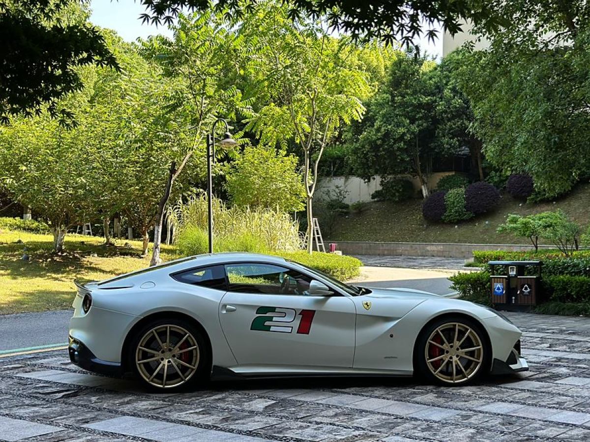 法拉利 F12berlinetta  2013款 6.3L 標(biāo)準(zhǔn)型圖片