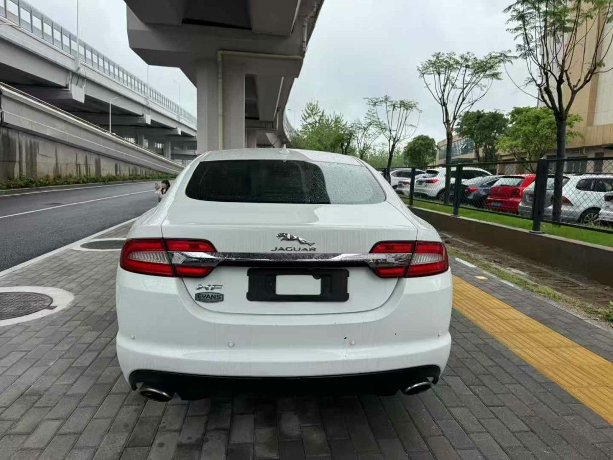 捷豹 XF  2015款 XF 2.0T 奢華版圖片
