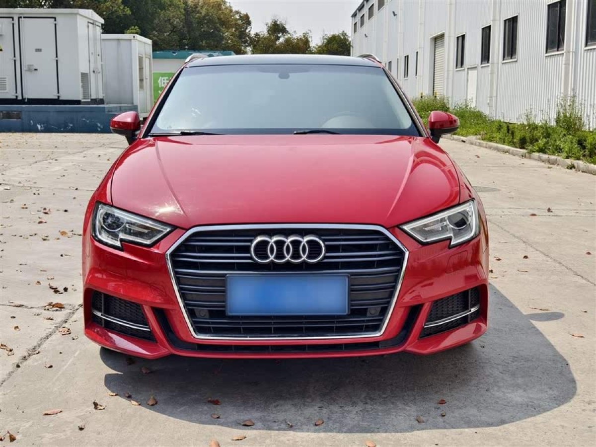 奧迪 奧迪A3  2018款 30周年年型 Sportback 35 TFSI 時(shí)尚型圖片