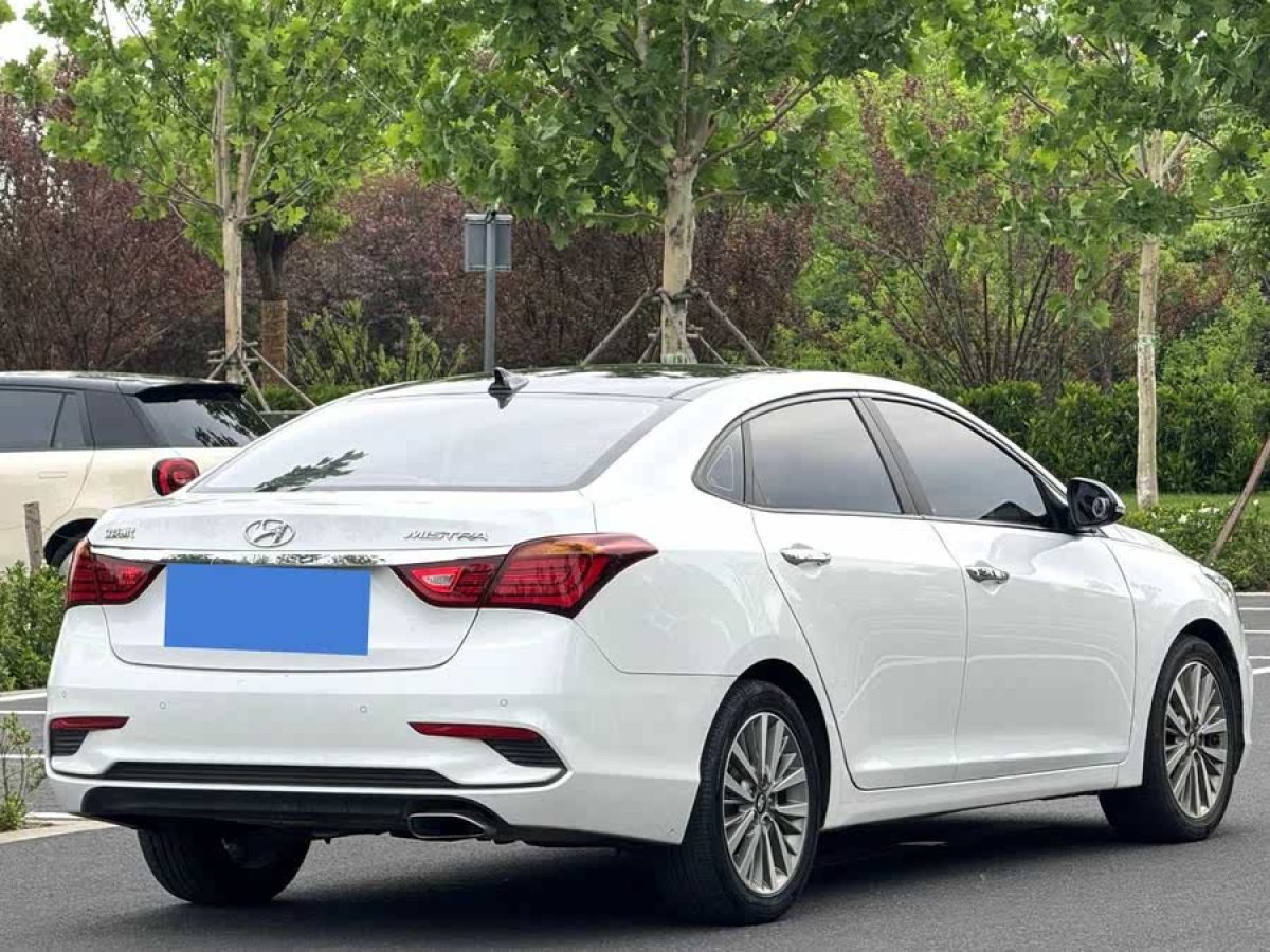 現(xiàn)代 名圖  2017款 1.8L 自動尊貴型DLX 國VI圖片