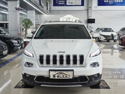 2018年3月 Jeep 自由光 2.0L 優(yōu)越版圖片