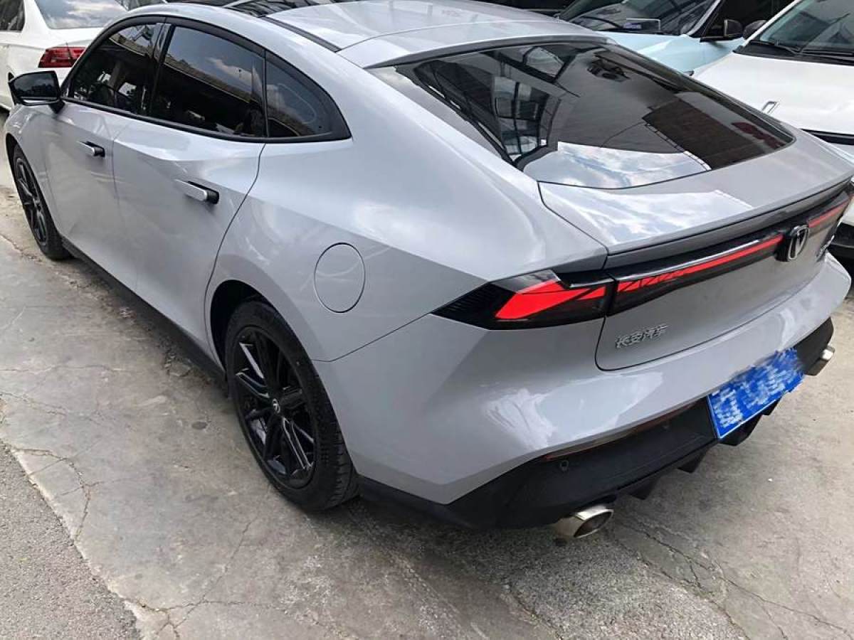 長(zhǎng)安 長(zhǎng)安UNI-V  2023款 1.5T 尊享型圖片