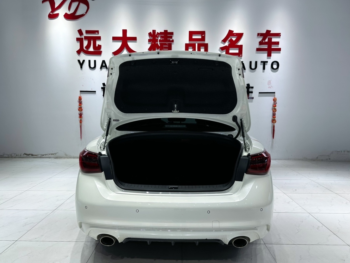 英菲尼迪 Q50L  2022款 2.0T 進(jìn)享版圖片