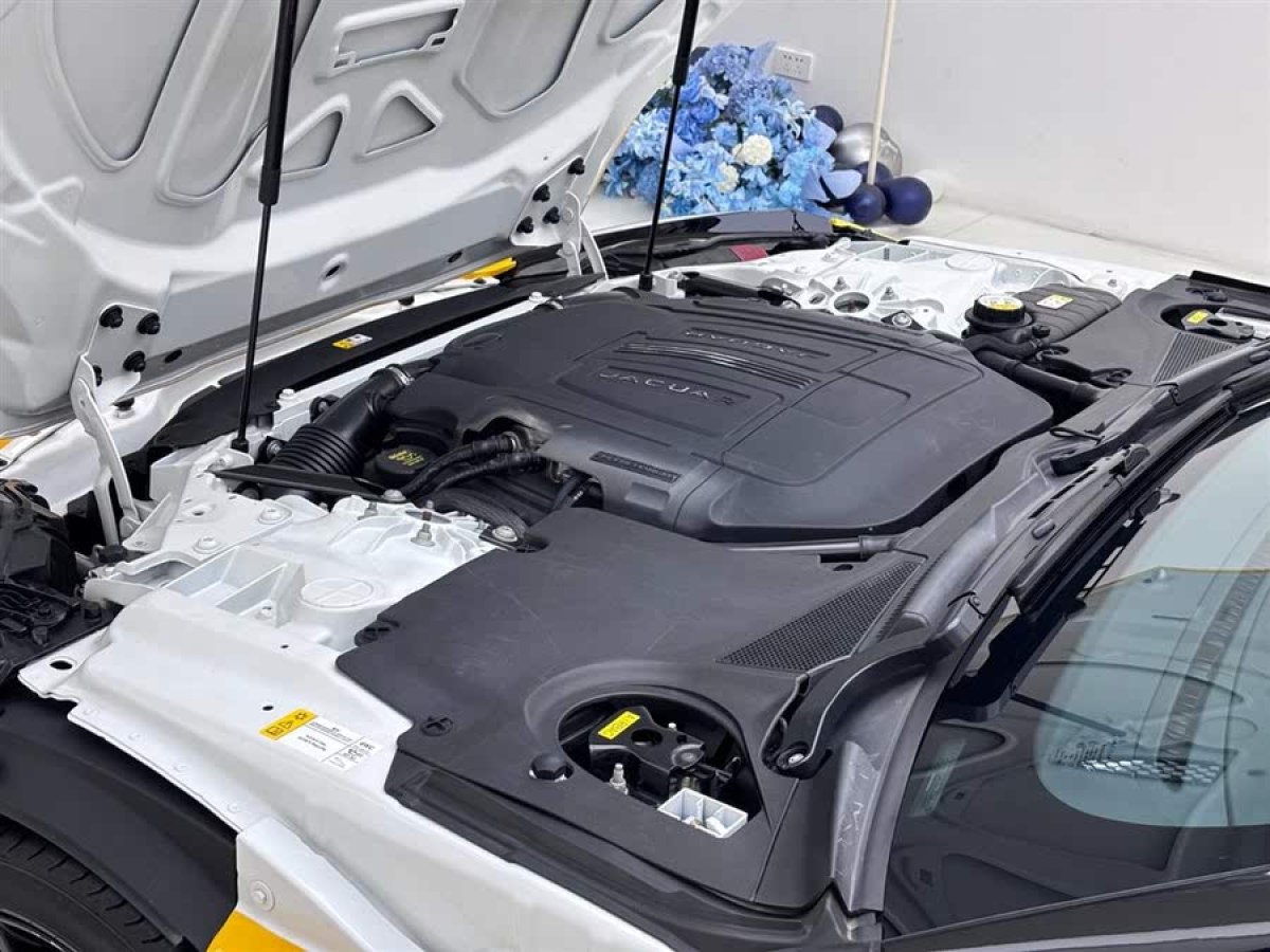 捷豹 F-TYPE  2016款 3.0T 硬頂版圖片