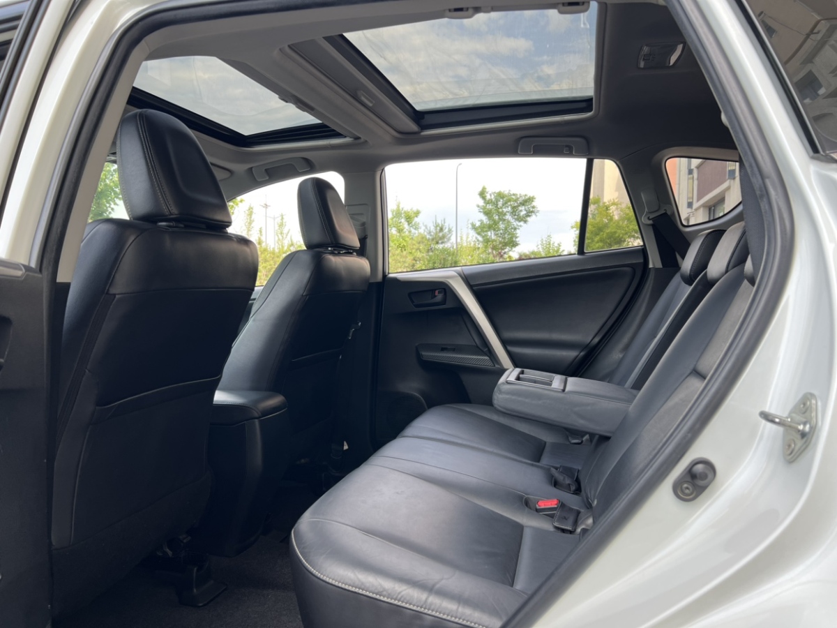 豐田 RAV4榮放  2015款 2.5L 自動四驅(qū)精英版圖片