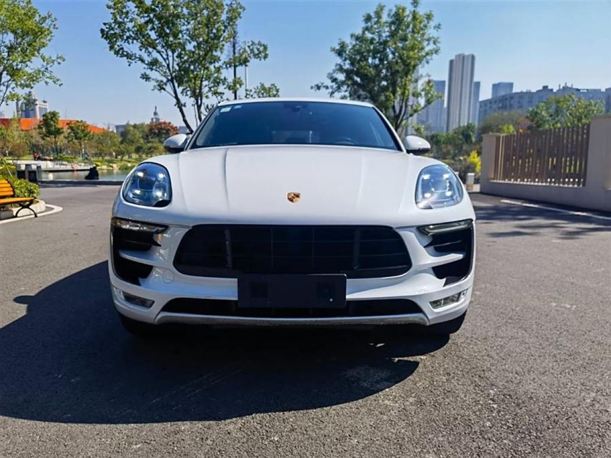 2018年3月保時(shí)捷 Macan  2017款 Macan 2.0T