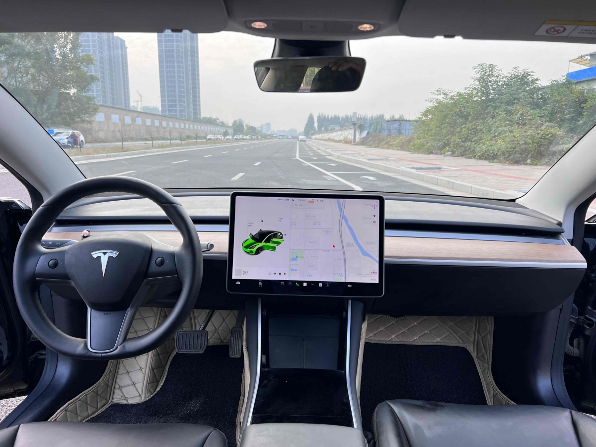 特斯拉 Model 3  2019款 標(biāo)準(zhǔn)續(xù)航后驅(qū)升級版圖片