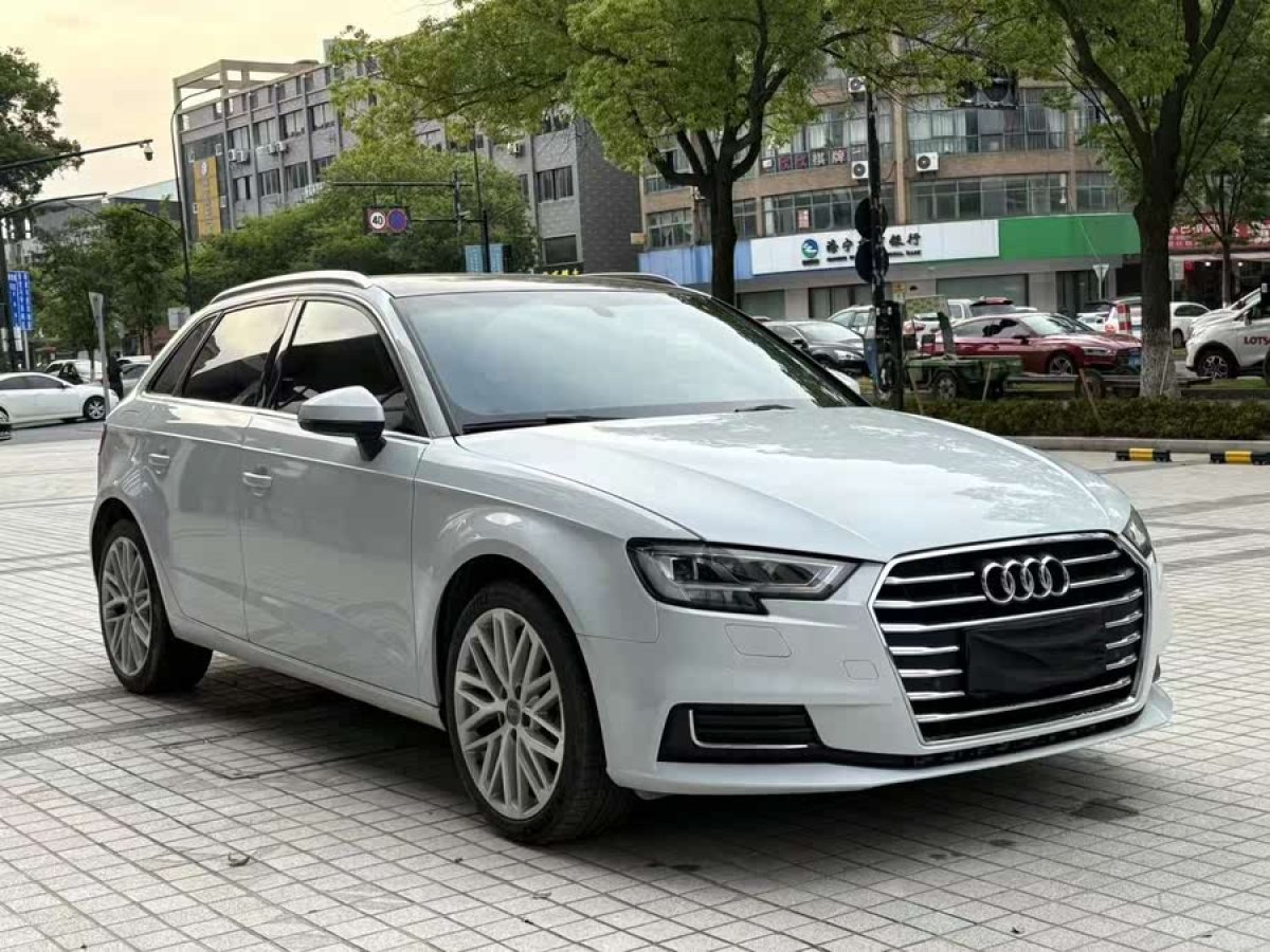 奧迪 奧迪A3  2018款 30周年年型 Sportback 35 TFSI 風(fēng)尚型圖片