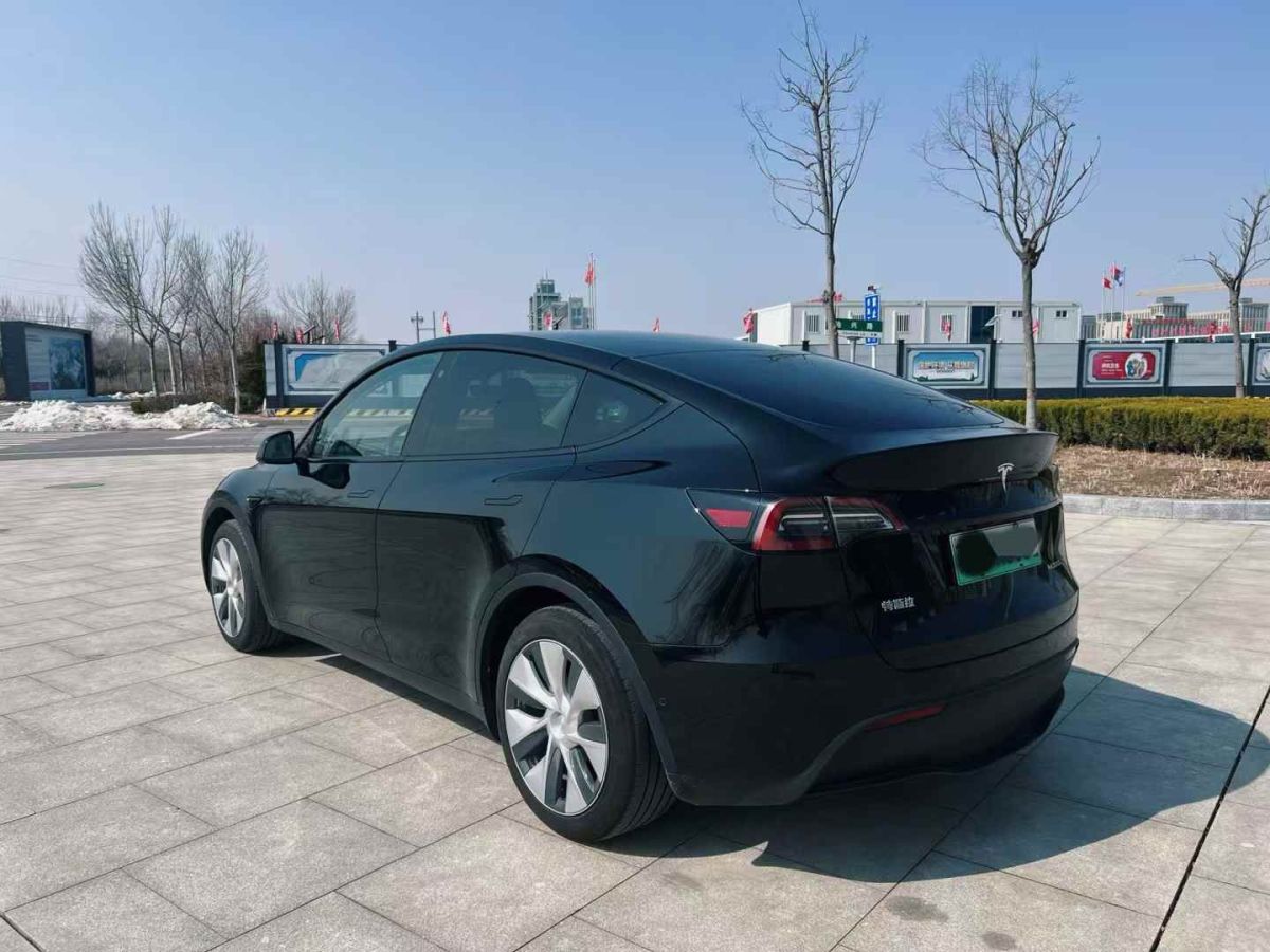 2023年1月特斯拉 Model S  2023款 三電機全輪驅(qū)動 Plaid版