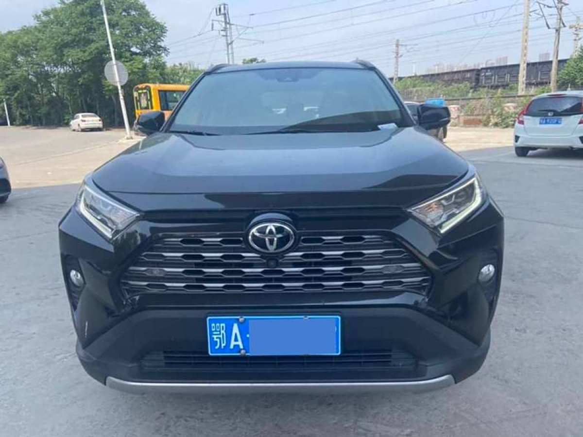 豐田 RAV4榮放  2022款 2.0L CVT兩驅(qū)風(fēng)尚版圖片