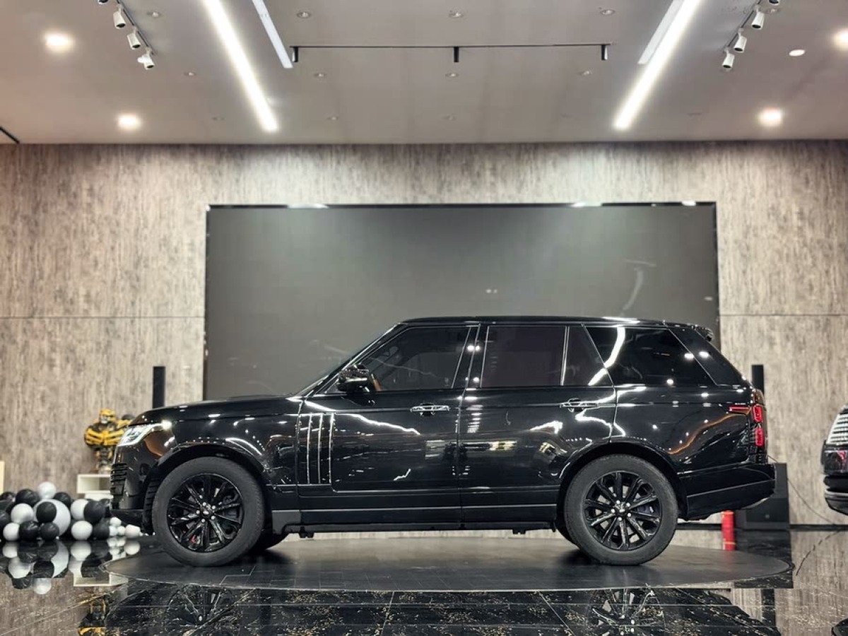 路虎 攬勝  2015款 3.0 V6 黑曜限量版圖片