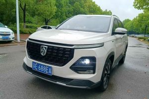 530 寶駿 1.5T CVT豪華互聯(lián)型 5座