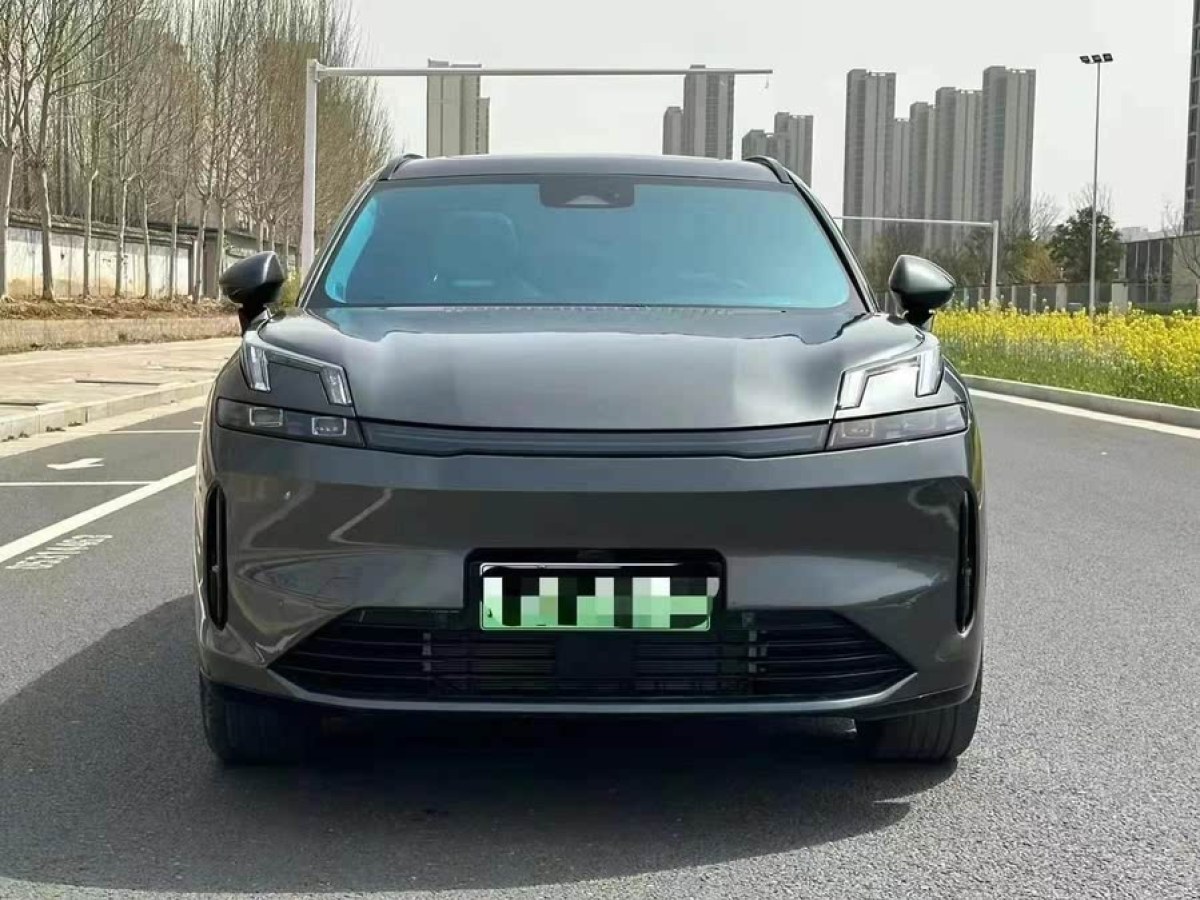 領(lǐng)克 領(lǐng)克08新能源  2023款 245km 超長續(xù)航Halo圖片
