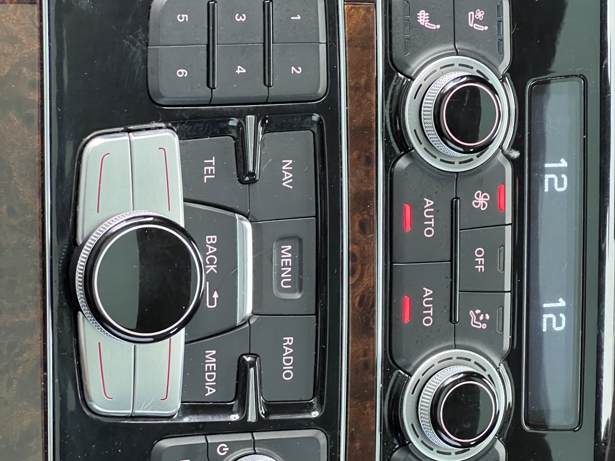 2015年2月奥迪 奥迪A8  2014款 A8L 45 TFSI quattro舒适型