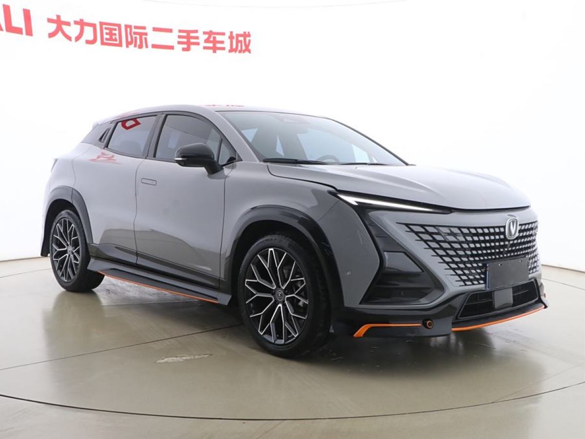 長(zhǎng)安 UNI-T  2022款 1.5T 運(yùn)動(dòng)版 尊貴型圖片