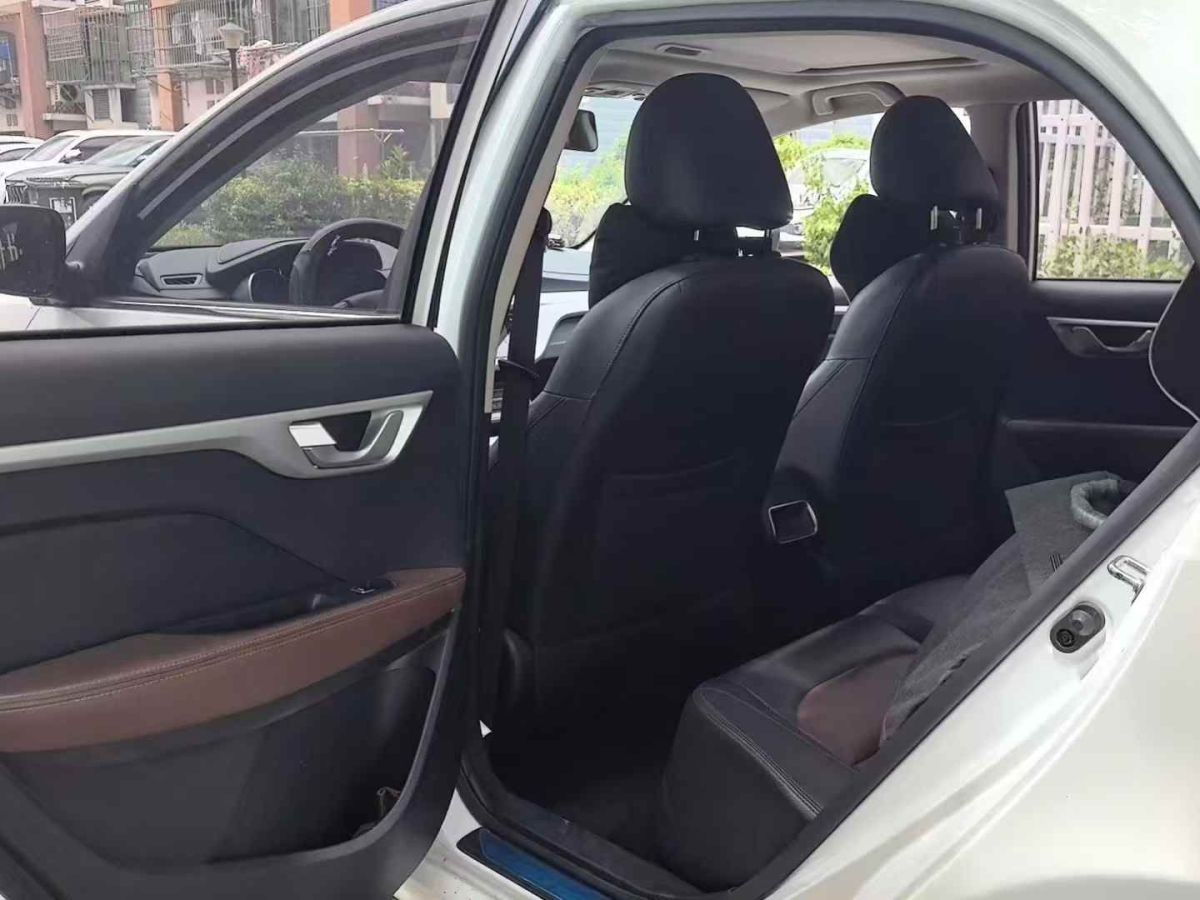 比亞迪 元新能源  2019款 EV360 智聯(lián)悅享型圖片