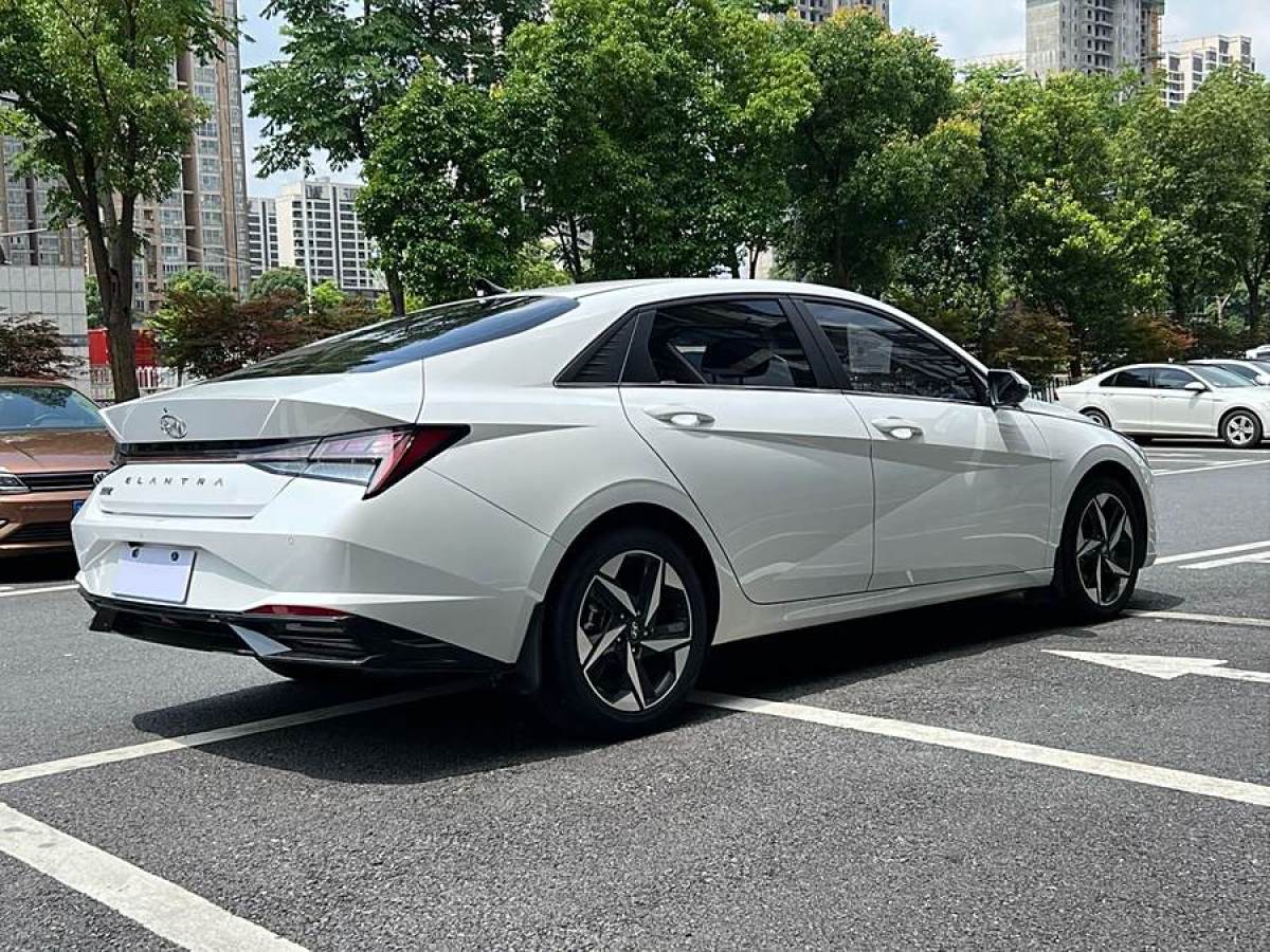 現(xiàn)代 伊蘭特  2022款 1.5L CVT LUX尊貴版圖片