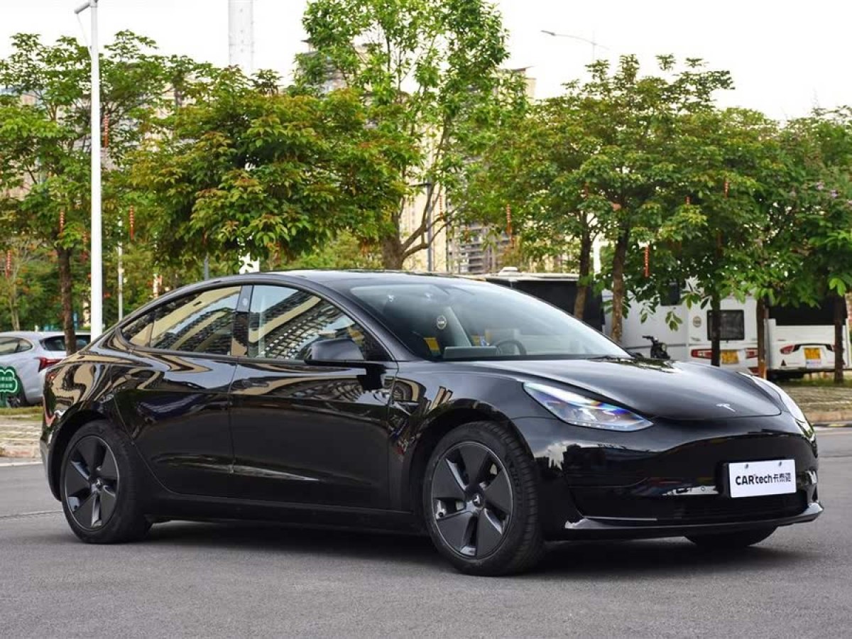 特斯拉 Model 3  2021款 改款 標(biāo)準(zhǔn)續(xù)航后驅(qū)升級版圖片