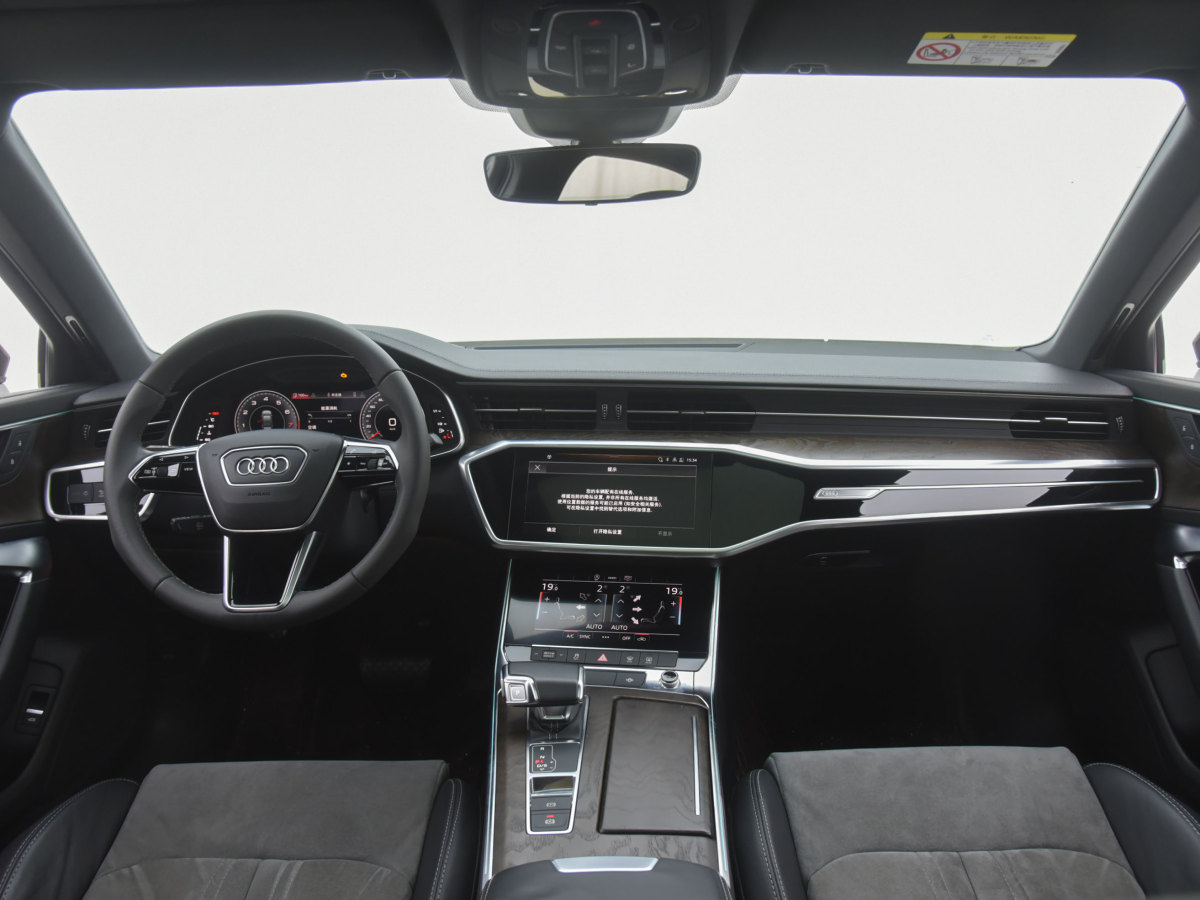 2021年9月奧迪 奧迪A6L  2021款 45 TFSI 臻選動感型