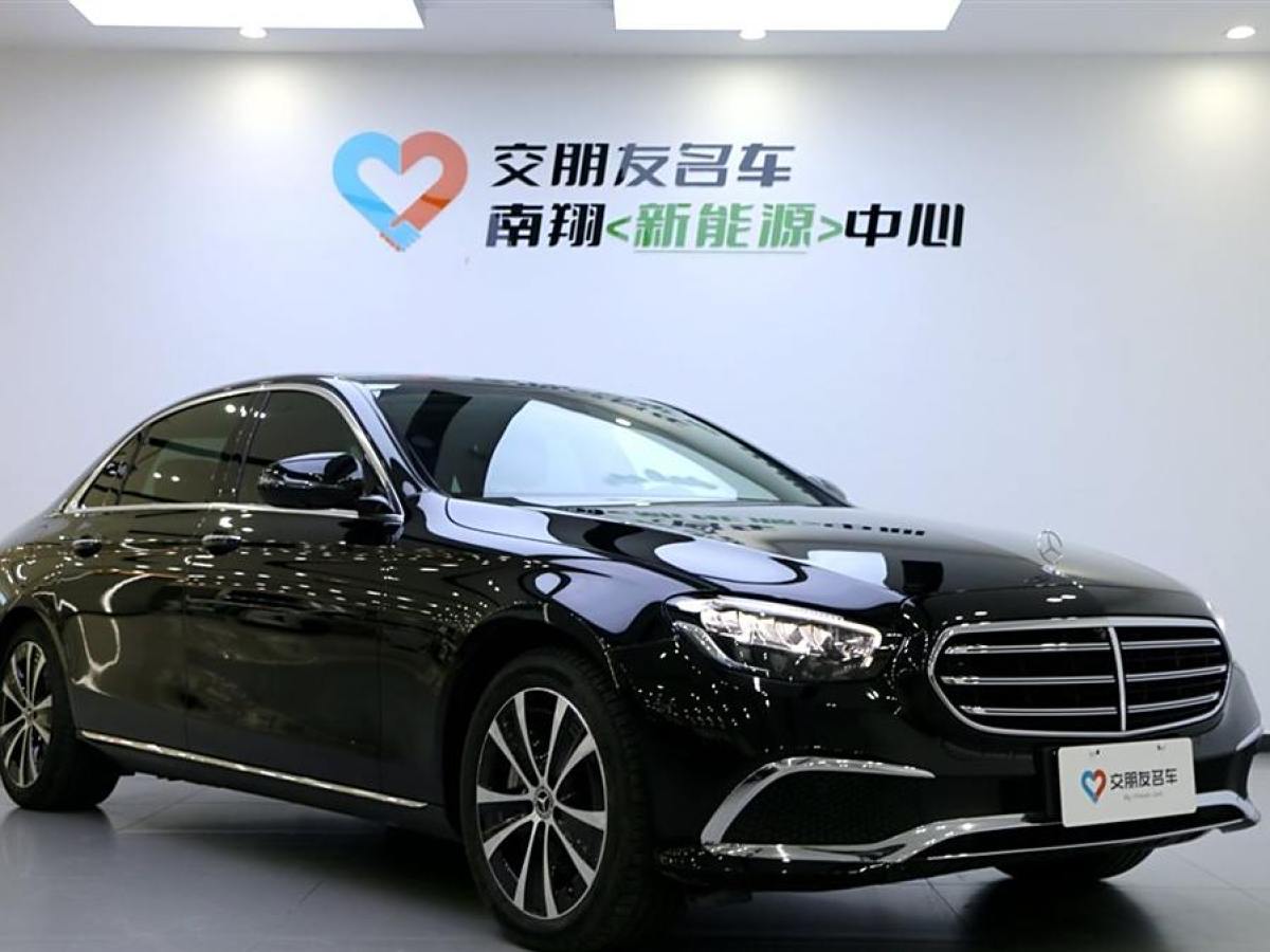 奔馳 奔馳E級(jí)新能源  2023款 E 350 e L 插電式混合動(dòng)力轎車圖片