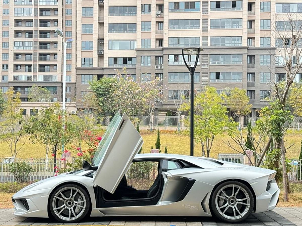 2013年6月蘭博基尼 Aventador  2011款 LP 700-4