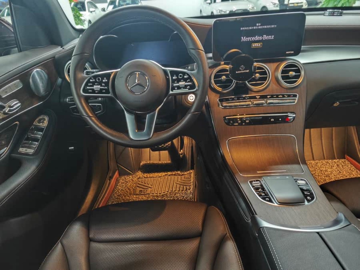 奔馳 奔馳GLC  2018款 改款 GLC 300 4MATIC 動(dòng)感型圖片