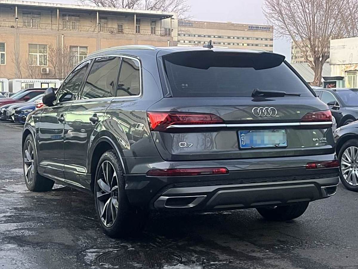 奧迪 奧迪Q7  2024款 55 TFSI quattro S line運(yùn)動(dòng)型圖片