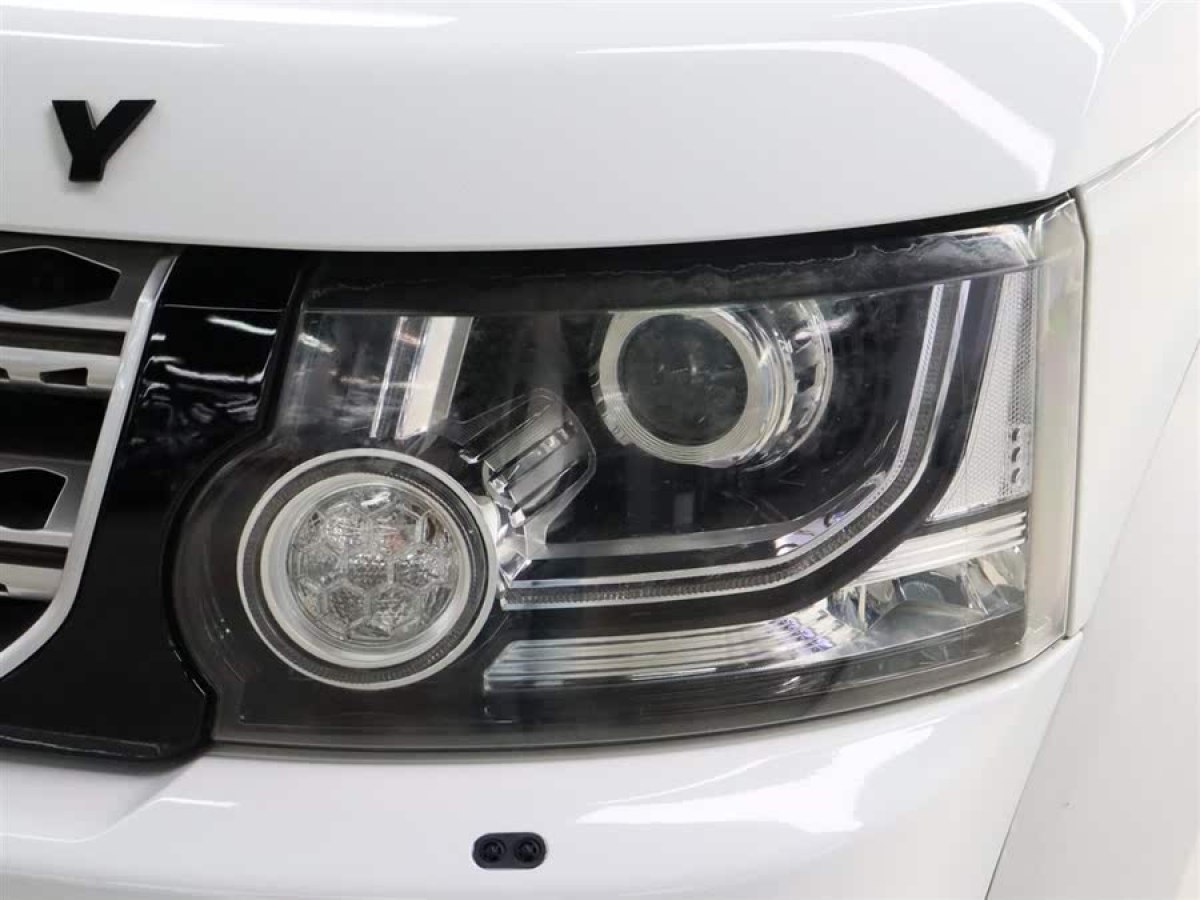 路虎 發(fā)現(xiàn)  2015款 3.0 SDV6 HSE 柴油版圖片