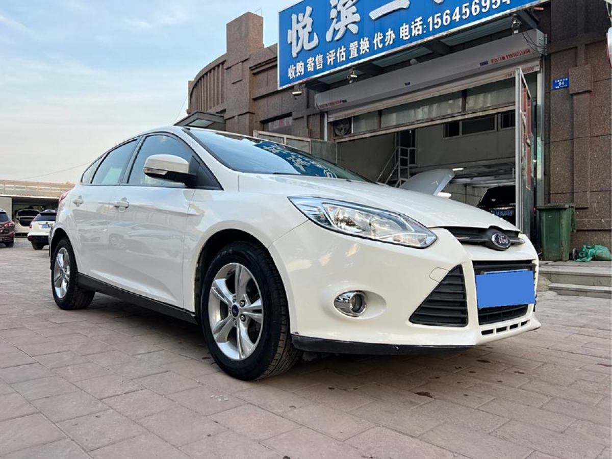 福特 ?？怂? 2012款 兩廂 1.6L 自動(dòng)風(fēng)尚型圖片