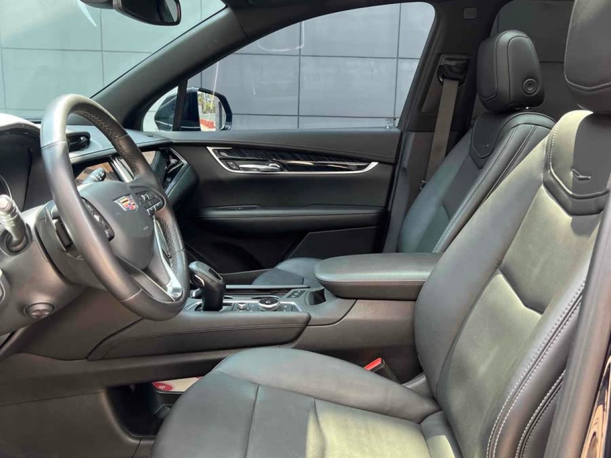 凱迪拉克 XT6  2022款 2.0T 七座四驅(qū)豪華型圖片