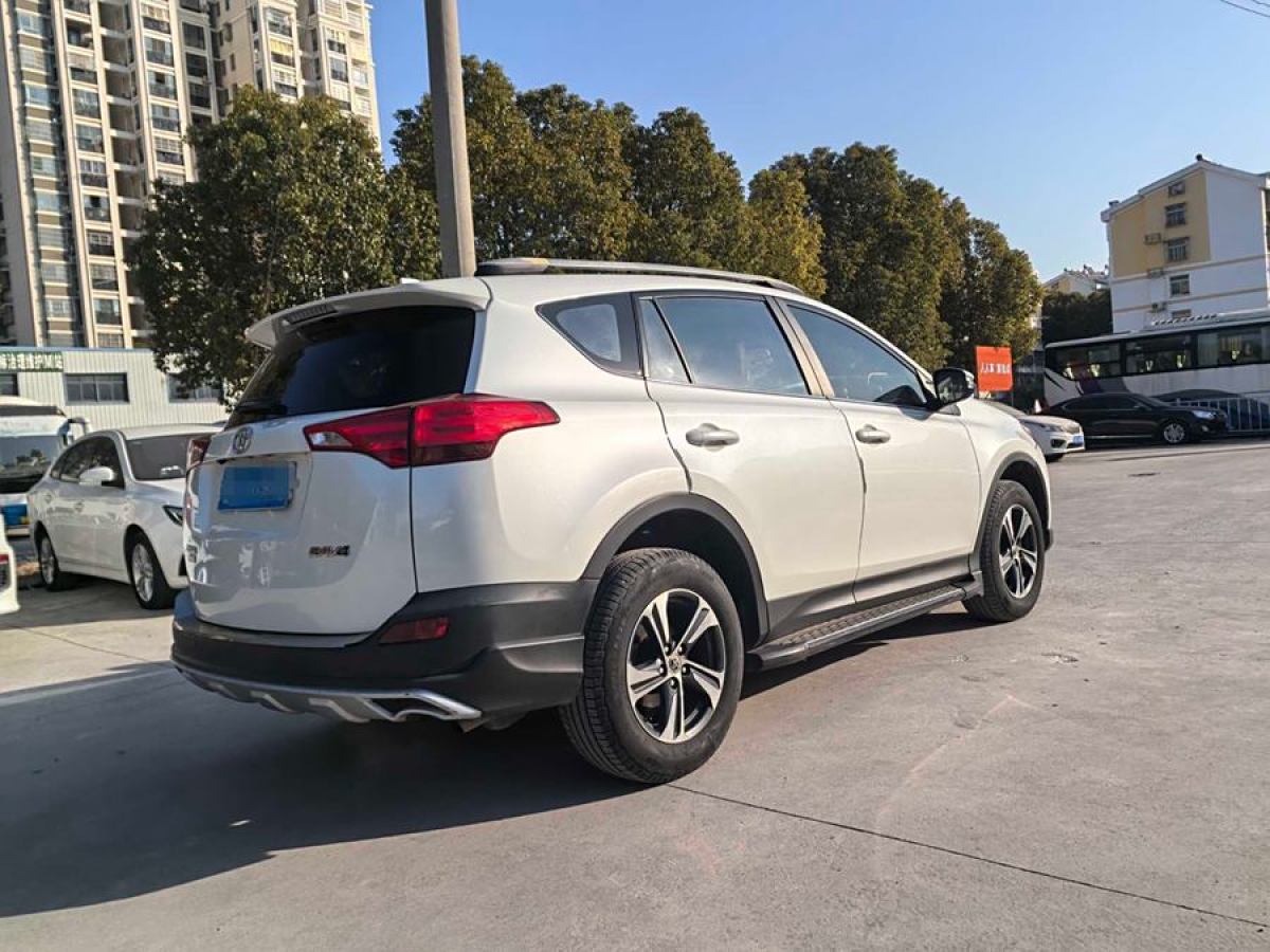 豐田 RAV4榮放  2015款 2.0L CVT兩驅(qū)風(fēng)尚版圖片